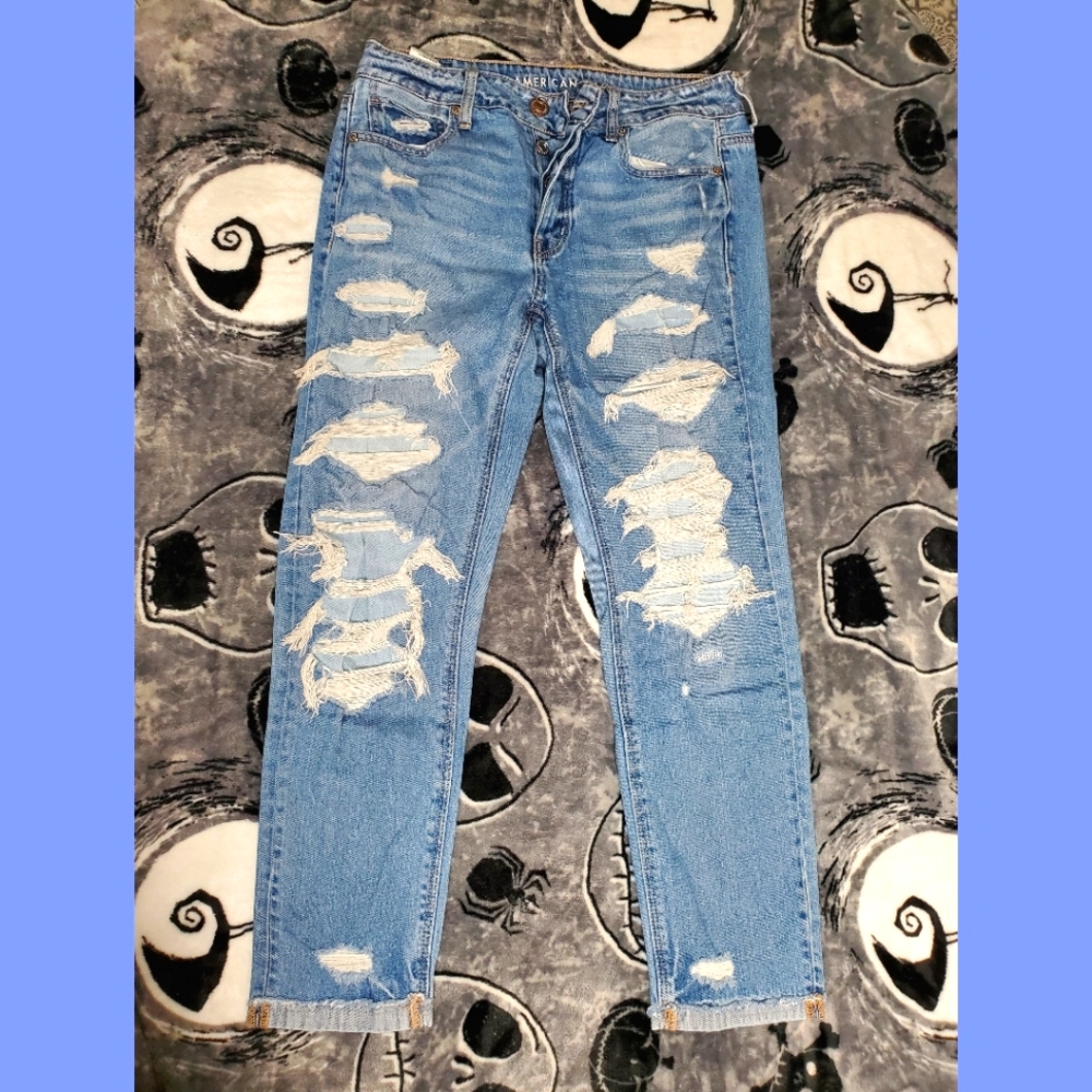 Slightly Distressed Tomgirl jeans